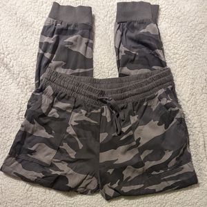 EUC Splendid grey black 100% rayon oversized cargo pockets elastic drawstring